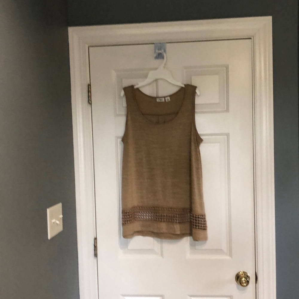 Lady’s dressy tank top